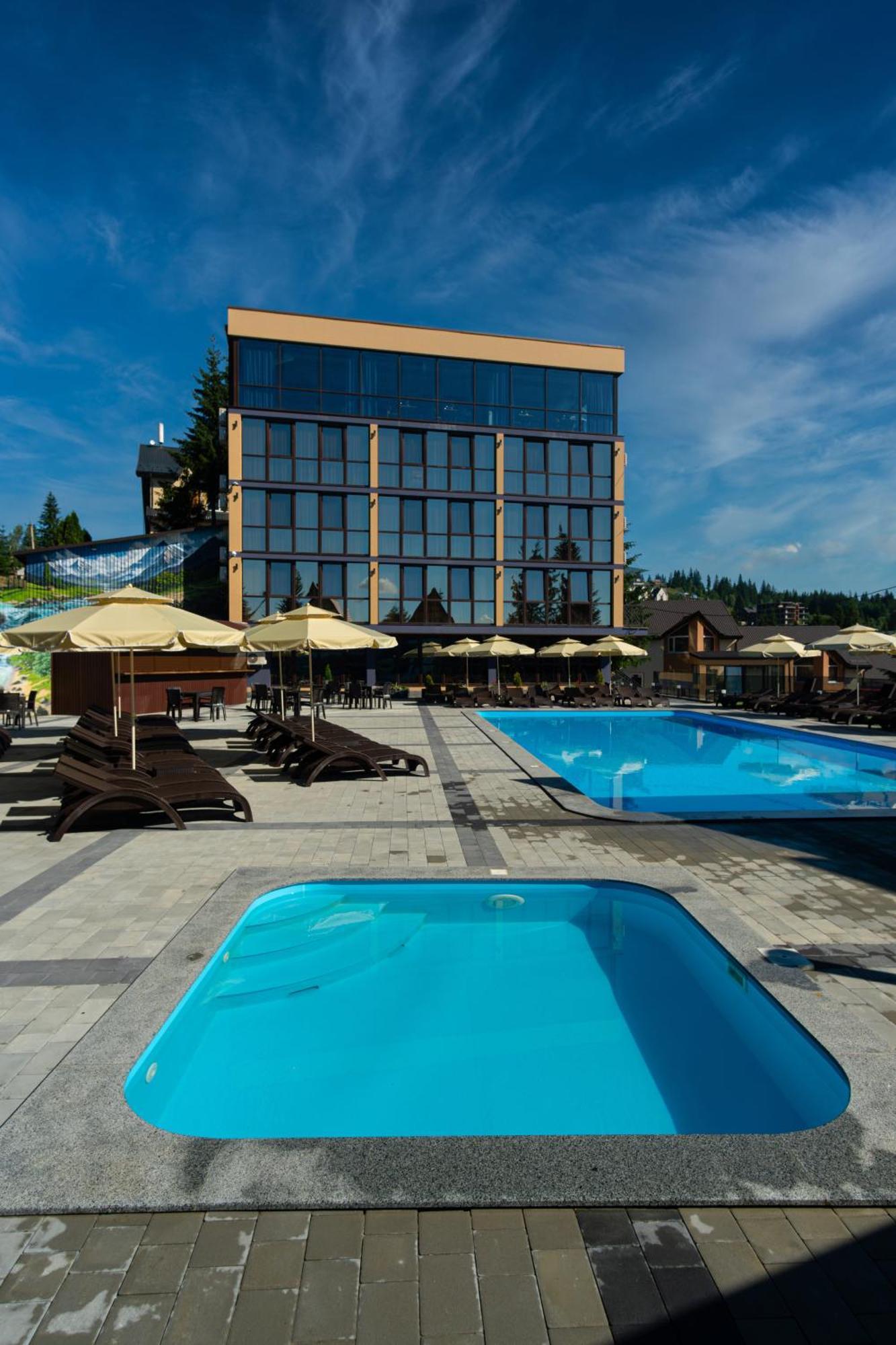 Summit Hotel Yablunytsya Exterior photo