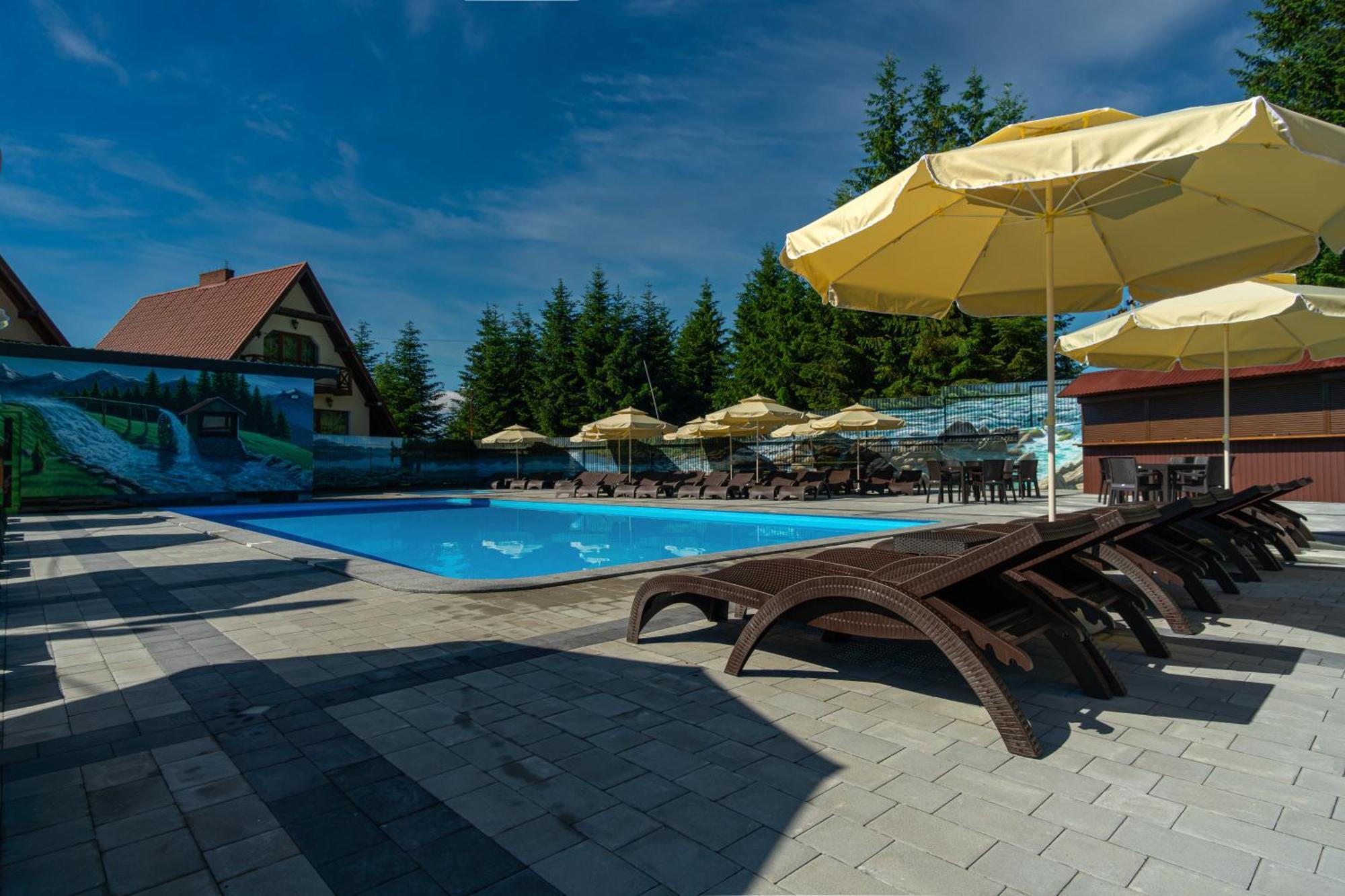 Summit Hotel Yablunytsya Exterior photo