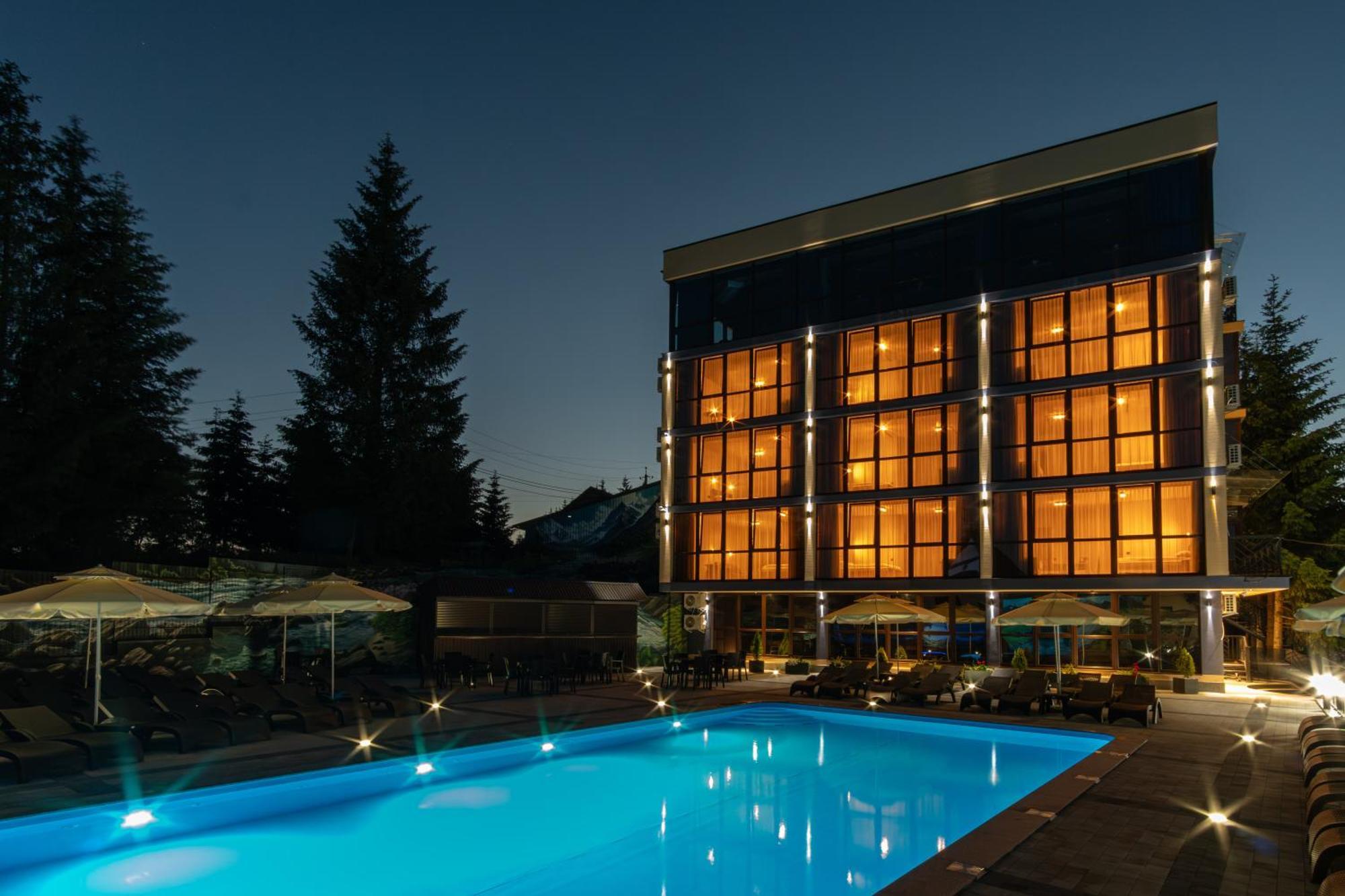 Summit Hotel Yablunytsya Exterior photo
